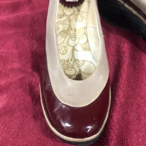 Fly shoes size 8 - Picture 2 of 4